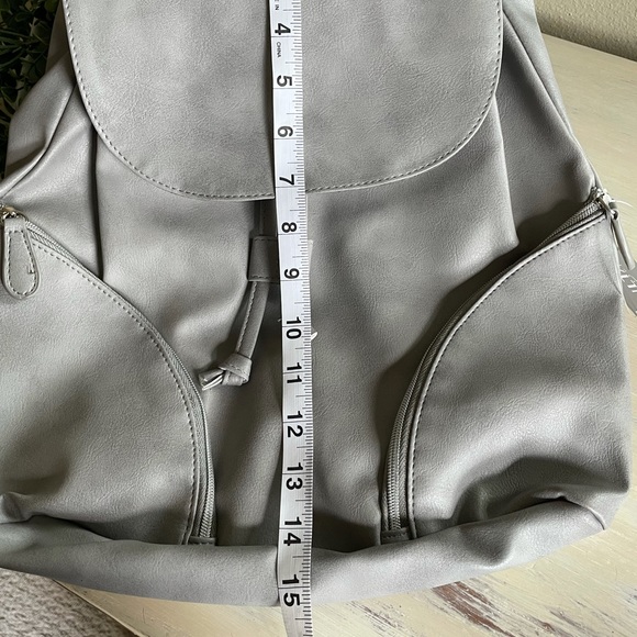 Vegan leather backpack new with tags - Picture 6 of 8